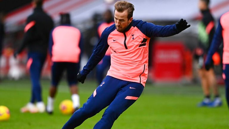 AP - Tottenham Hotspur's Harry Kane warms up