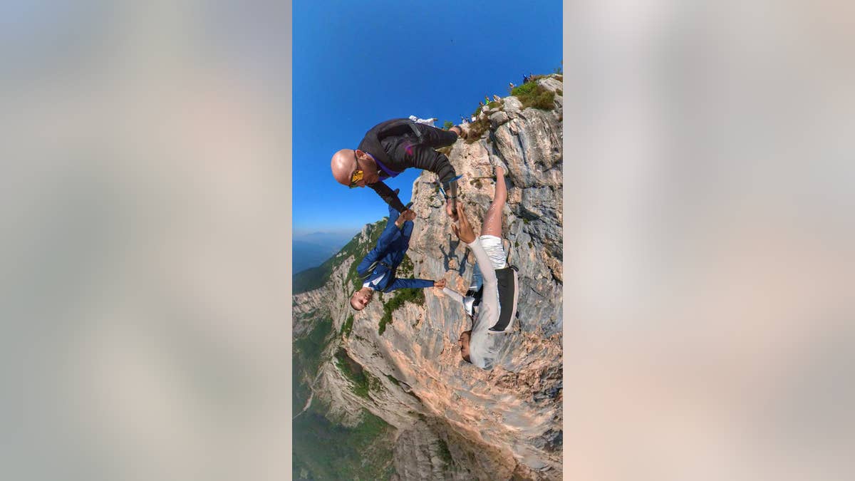 couple jumps off Monte Brento