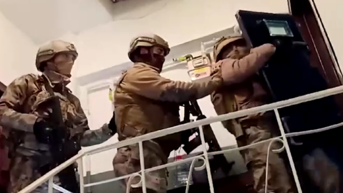 Turkish police raid on apartment