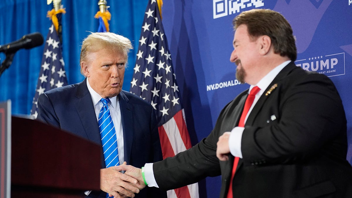 Trump shakes hands with Nevada GOP chair