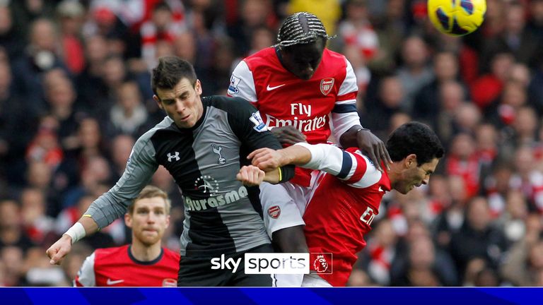 Arsenal's Bacary Sagna, center right, and Mikel Arteta, right, compete for the ball with Tottenham Hotspur's Gareth Bale, center left, during their English Premier League soccer match at Emirates stadium, London, Saturday, Nov. 17, 2012. (AP Photo/Sang Tan)


