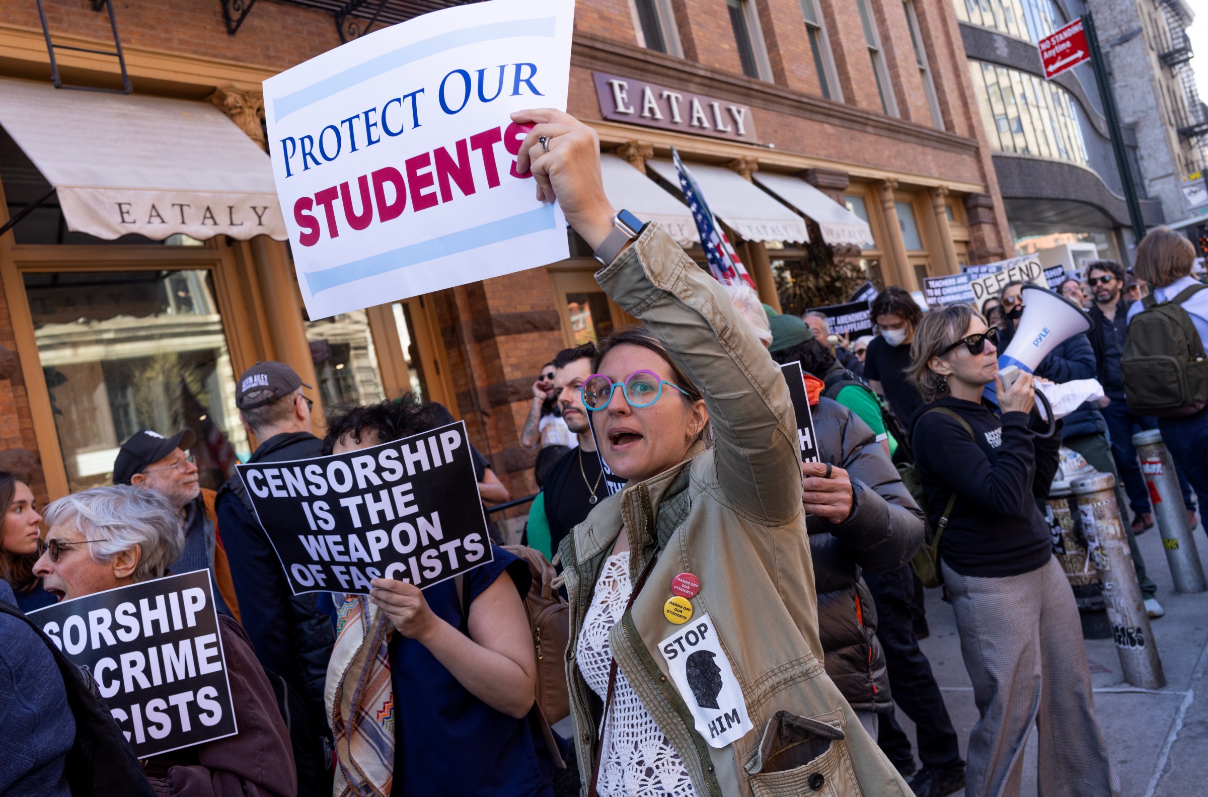 People protesting fascism