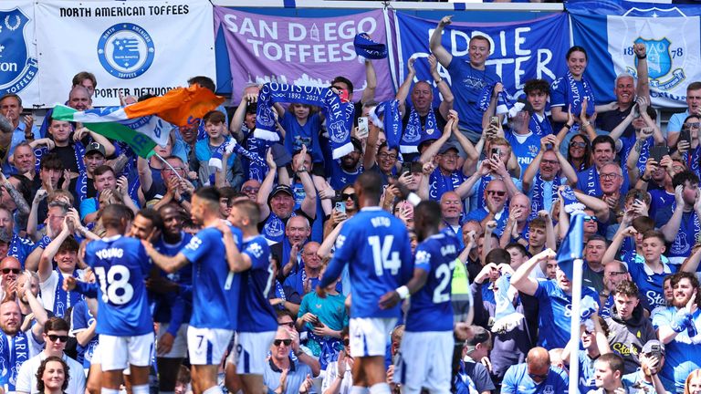 Everton players and fans celebrate after Iliman Ndiaye scores his second goal of the game against Southampton