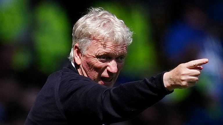 Everton manager David Moyes gestures on the touchline during the Premier League match at Goodison Park, Liverpool. Picture date: Sunday May 18, 2025.
