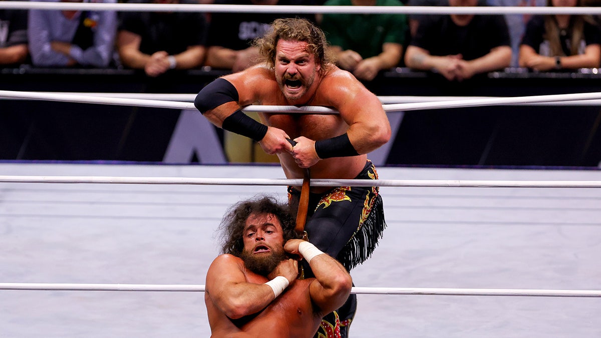 Adam Page vs Juice Robinson