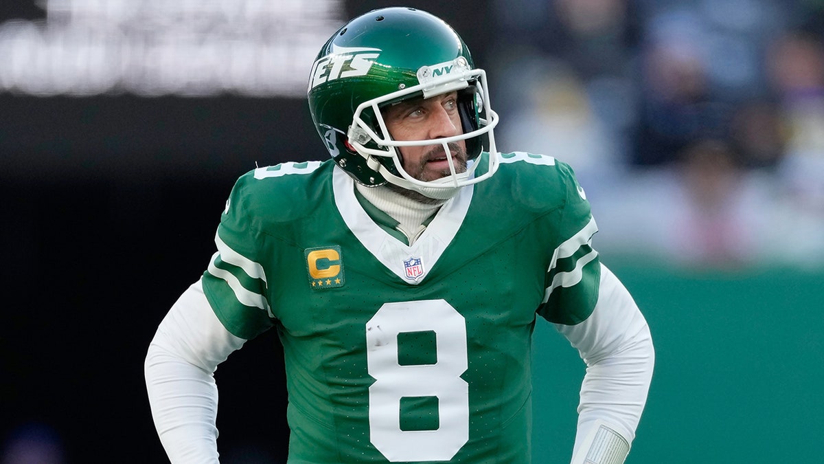 Aaron Rodgers vs Rams