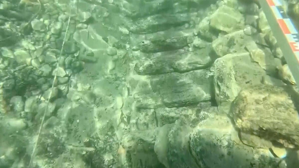 Remains of ship on seabed