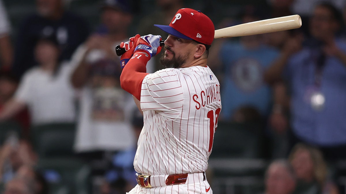 Kyle Schwarber in the swing off