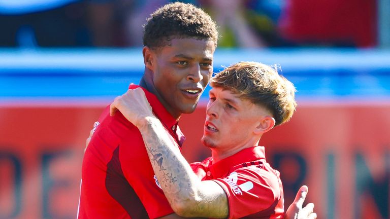 Kusini Yengi (L) and Leighton Clarkson 