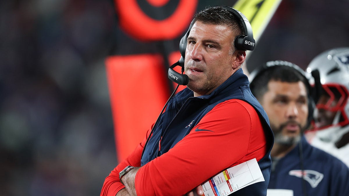 New England Patriots head coach Mike Vrabel looks on during the first half against the New York Giants at MetLife Stadium on Aug. 21, 2025.