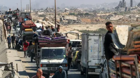 Reuters Palestinians leaving the northern Gaza strip move south in the central Gaza Strip, 13 sept