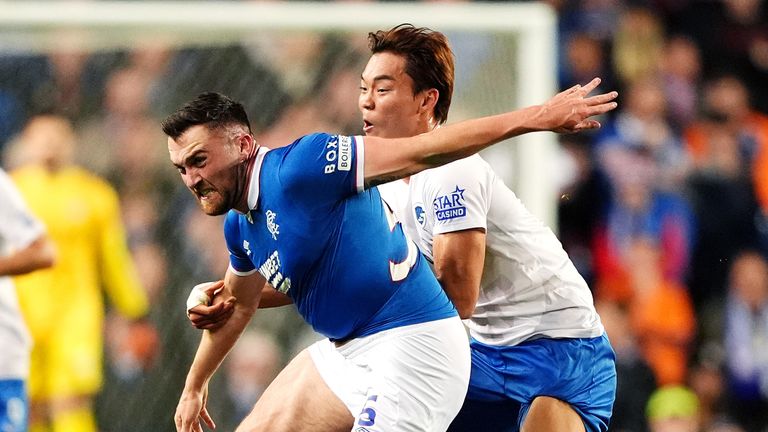 John Souttar battles with Hyeon-gyu Oh