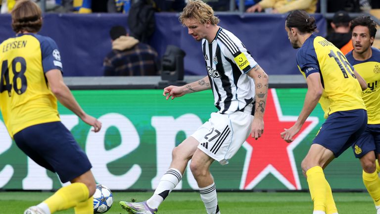 Newcastle United's Nick Woltemade (centre) in action during the UEFA Champions League match against Union Saint-Gilloise