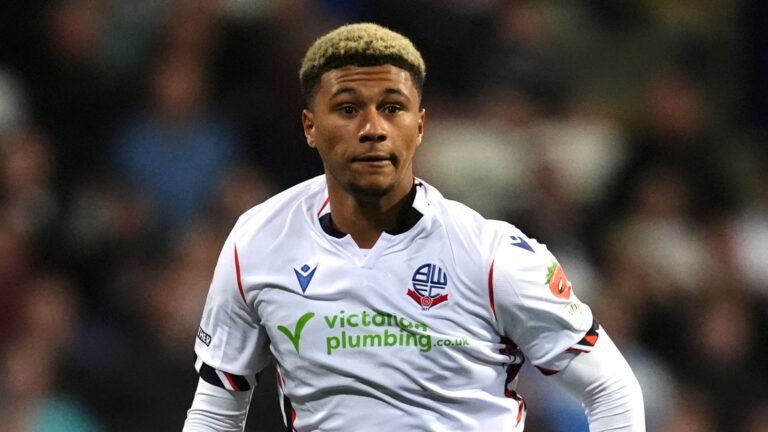 Bolton, AFC Wimbledon, Stockport in action | All EFL on Sky LIVE!