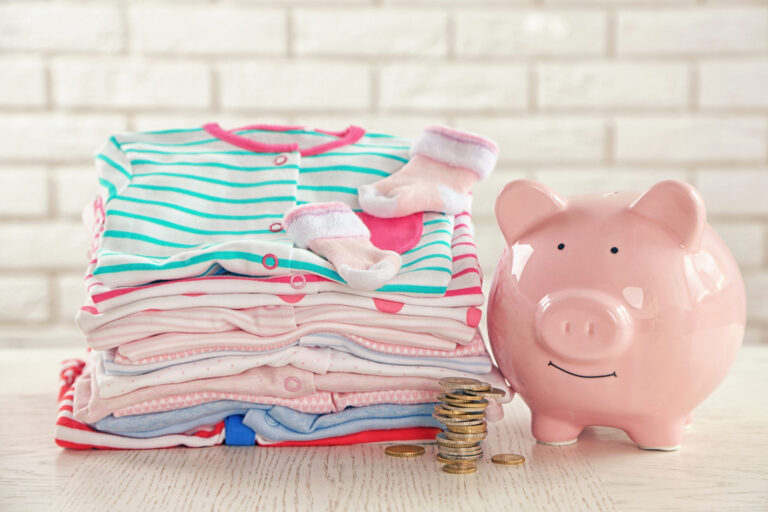 Some Couples Postpone Having Kids as Costs Rise