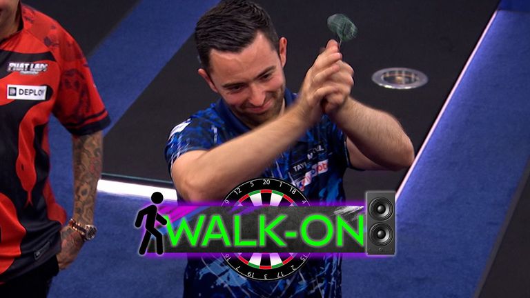 World Grand Prix: Leicester faithful taunt Leeds fan Luke Humphries during walk-on!
