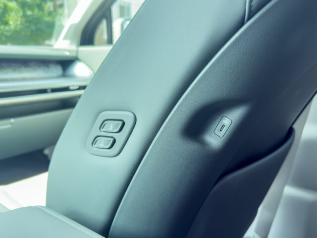 A Hyundai Ioniq 9 front passenger seat