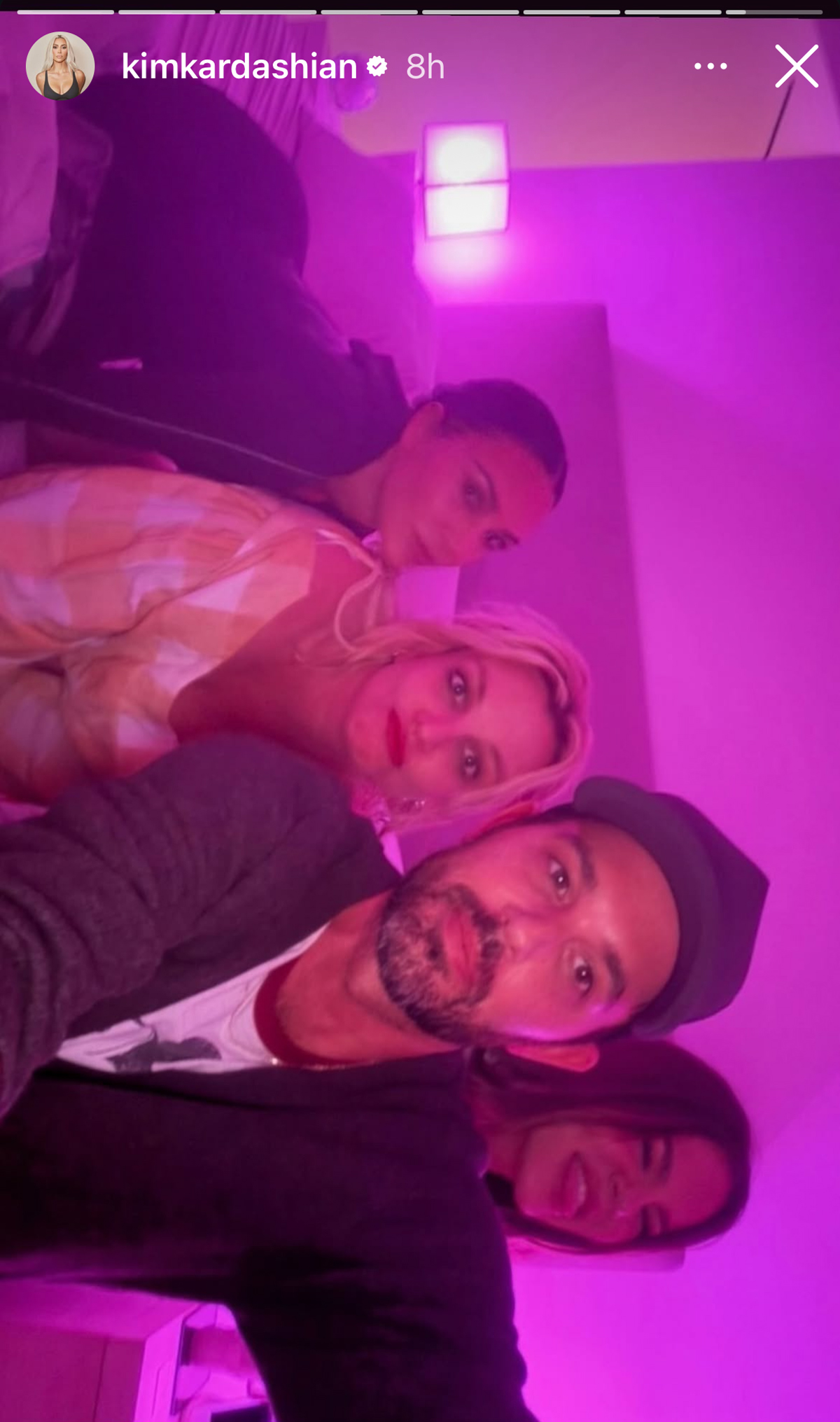 Kim & Khloé Kardashian Hang Out With Britney Spears In Bed