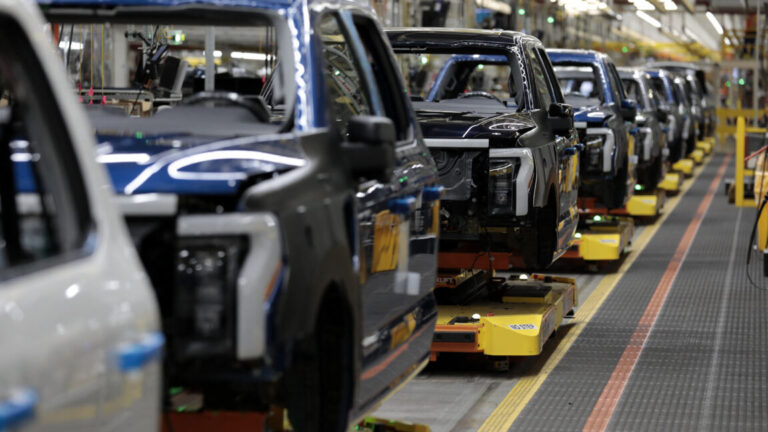 Ford says “no exact date” to restart F-150 Lightning production