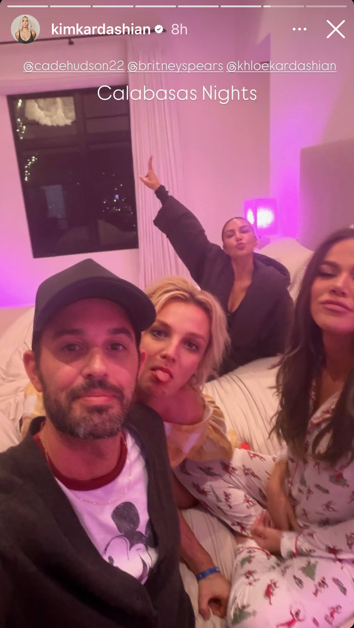 Kim & Khloé Kardashian Hang Out With Britney Spears In Bed