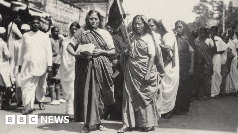 The hidden heroines found in long-lost photographs