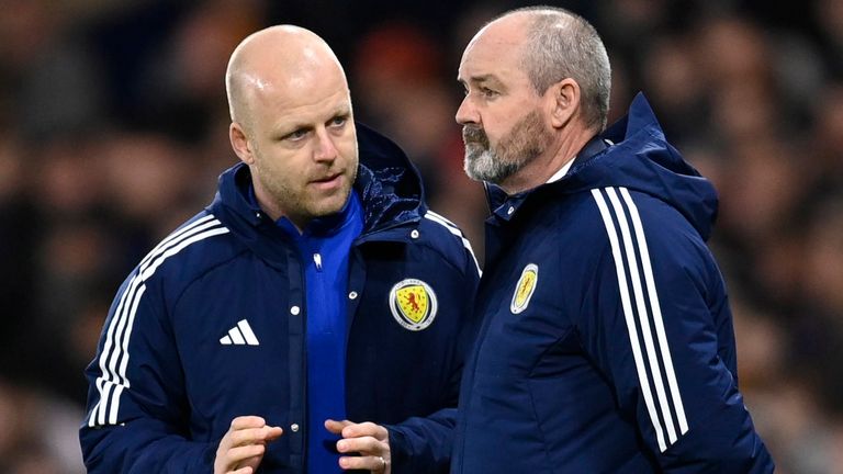 Steven Naismith (L) returns to the Scotland coaching setup as assistant to Steve Clarke