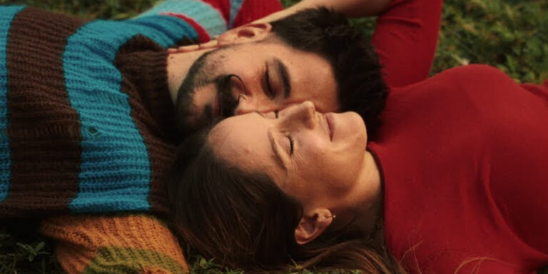 ‘Navidad en Cada Esquina (It’s Beginning to Look a Lot Like Christmas)’ Lyrics & Song Meaning: Camilo & Wife Evaluna Duet for the Holidays! | Camilo, Christmas, Evaluna Montaner, Lyrics, Music | Celebrity News and Gossip | Entertainment, Photos and Videos