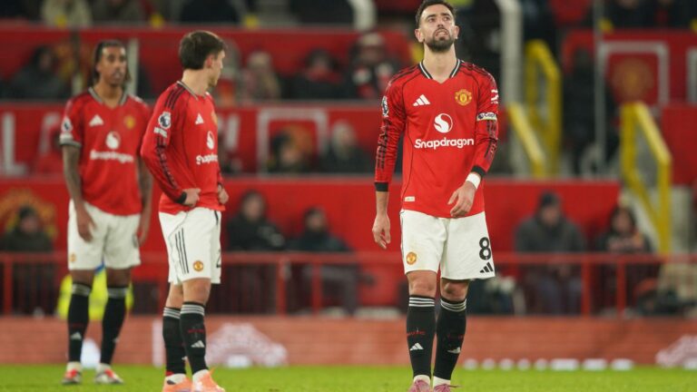Roy Keane calls Manchester United ‘desperate’ after late leveller costs them two points against relegation-threatened West Ham | Football News