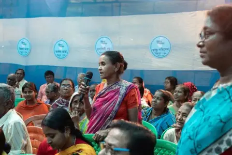 Swastik Pal Women at a cash transfer camp in West Bengal