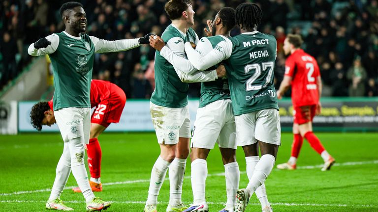 Junior Hoilett doubled Hibs' lead