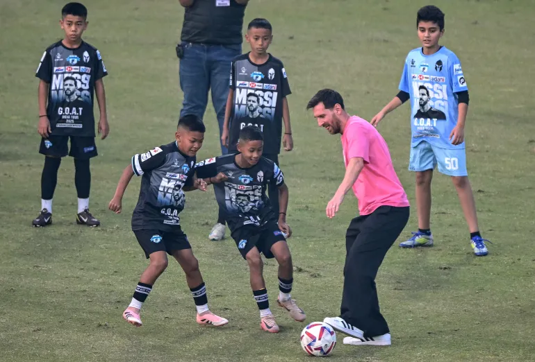 Lionel Messi in action.