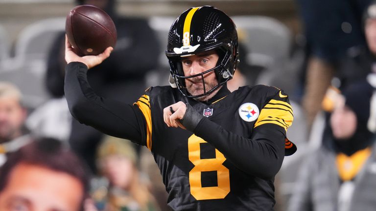 Pittsburgh Steelers quarterback Aaron Rodgers