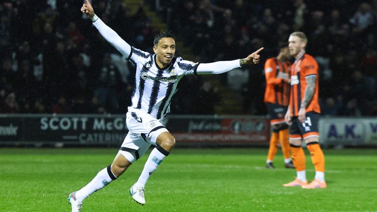 St Mirren's Keanu Baccus celebrates after scoring to make it 2-0 during the match between St Mirren and Dundee United