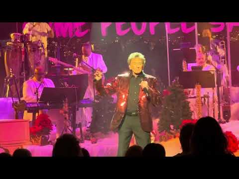 This Song Hits Different Now That Barry Manilow Has Been Diagnosed With Lung Cancer: