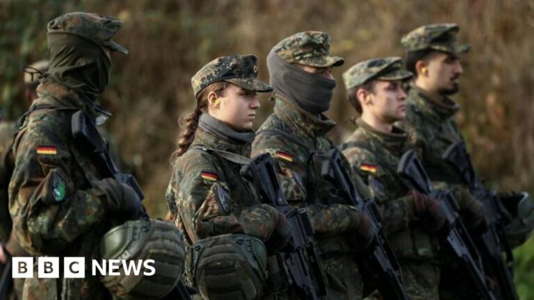 Which European countries have mandatory or voluntary military service