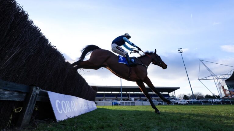Kempton: Alan King’s Edwardstone rolls back the years in Silviniaco Conti Chase | Racing News