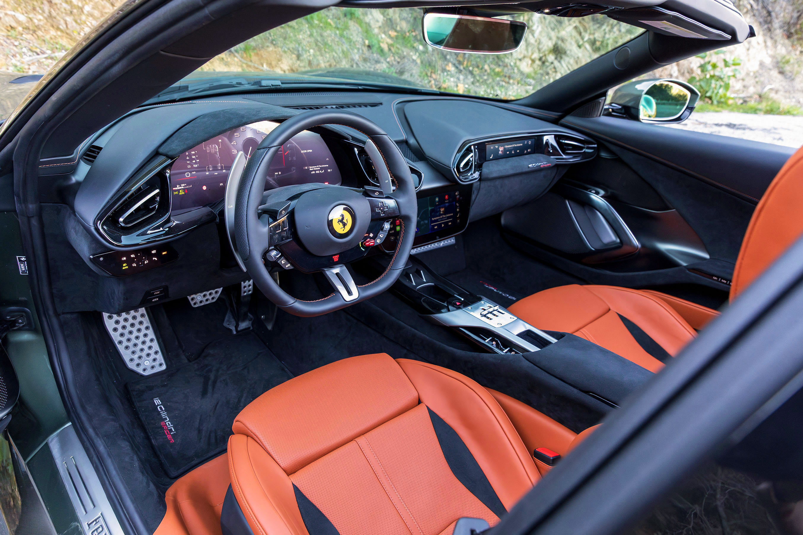 Ferrari 12Cilindri interior