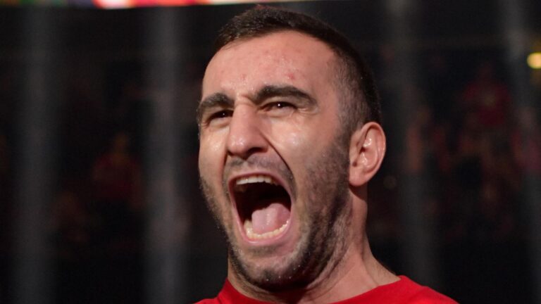 Murat Gassiev offers Derek Chisora shot at his WBA heavyweight title, if he beats Deontay Wilder | Boxing News
