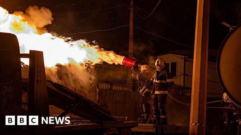 Russia strikes Ukraine as talks with US to end war continue