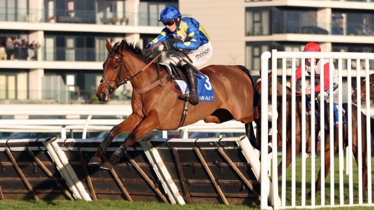 Newbury tips: Tutti Quanti fancied for William Hill Hurdle glory on Super Saturday | Racing News