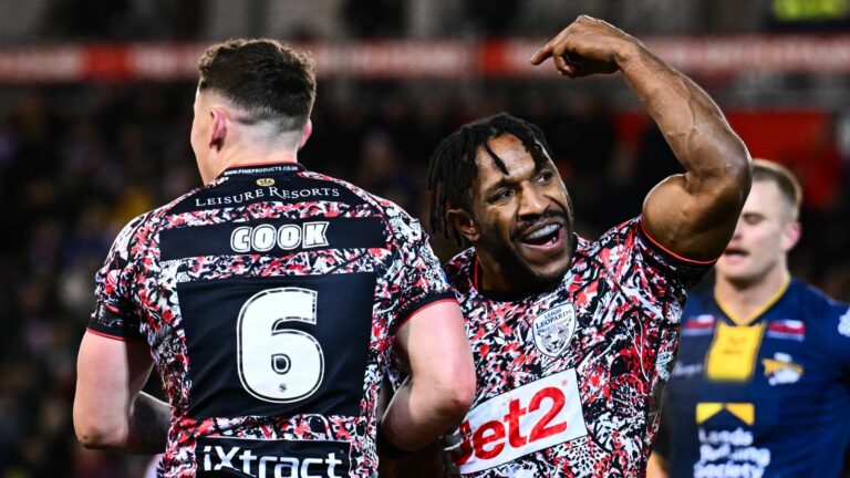 Super League: Leeds Rhinos lose at Leigh Leopards on opening night as Catalans Dragons beat Huddersfield | Rugby League News