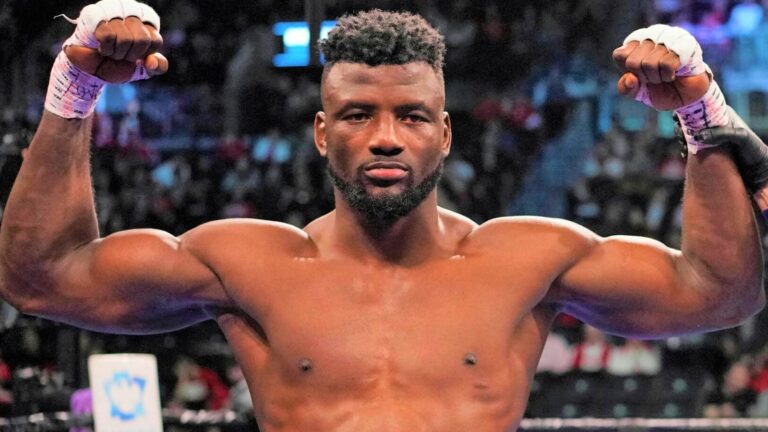 Efe Ajagba stops former heavyweight champion Charles Martin in fourth-round in statement victory in Las Vegas | Boxing News