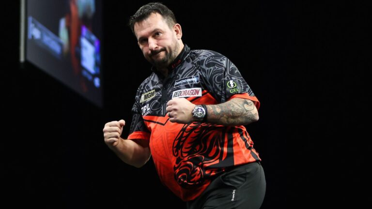 Premier League Darts: Jonny Clayton wins in Glasgow after beating Gian van Veen, Luke Littler and Gerwyn Price | Darts News