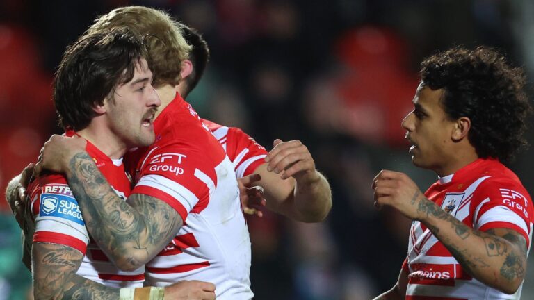 Super League: St Helens hold on for 20-18 win over Leigh Leopards as Leeds Rhinos run riot in 46-14 victory over York Knights | Rugby League News