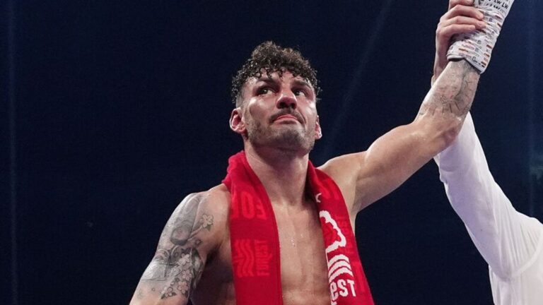 Leigh Wood defeats Josh Warrington as Sandy Ryan becomes two-weight world champion after beating Karla Ramos Zamora | Boxing News