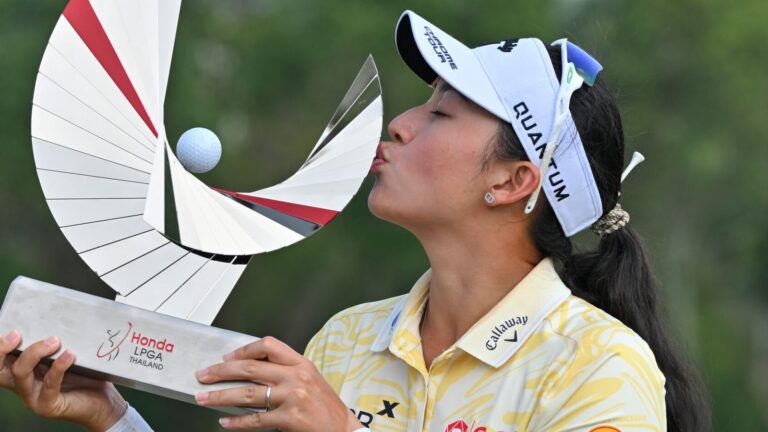 Jeeno Thitikul: World No 1 wins home LPGA Thailand tournament for first time | Golf News