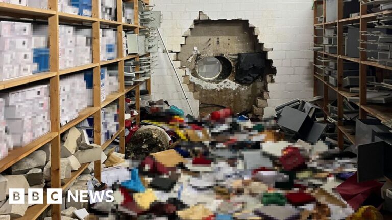 The spectacular multimillion-euro heist nobody noticed