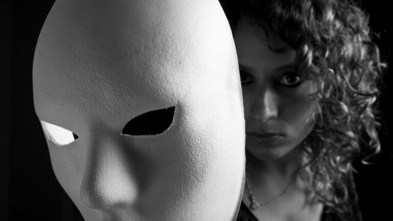LLMs can unmask pseudonymous users at scale with surprising accuracy