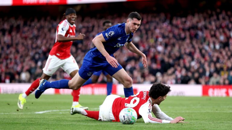 Kai Havertz penalty call: Jamie Redknapp brands VAR inaction a disgrace as Arsenal denied spot-kick against Everton | Football News