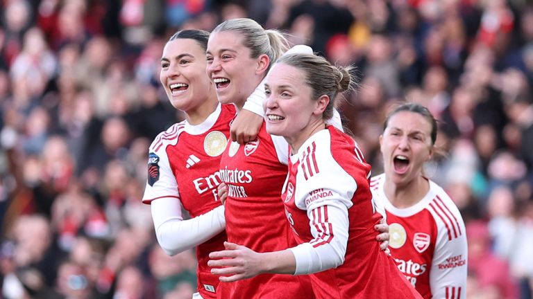 Alessia Russo celebrates her goal with team-mates